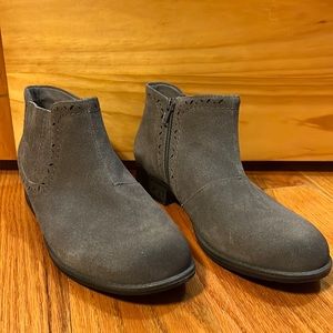 Earth Gray Booties